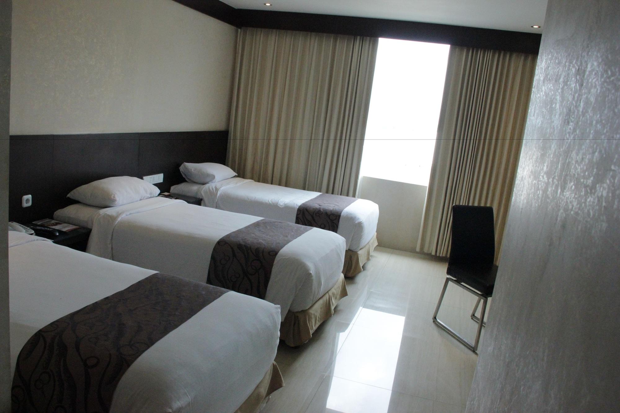 Hotel Aria Gajayana Malang Esterno foto